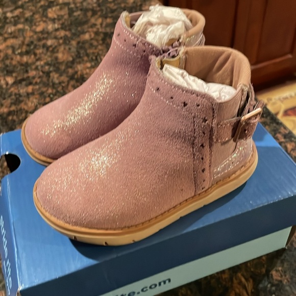 Stride rite are you wet toddler boots - Picture 2 of 2